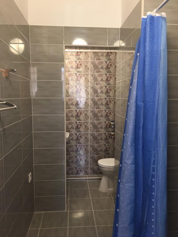 דברצן Kalvin Vendegszobak מראה חיצוני תמונה